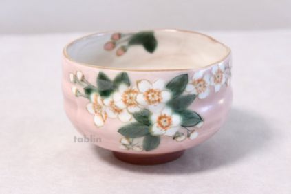Kutani porcelain tea bowl